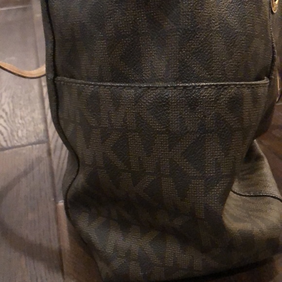 Michael Kors Tote Bag - Picture 8 of 9